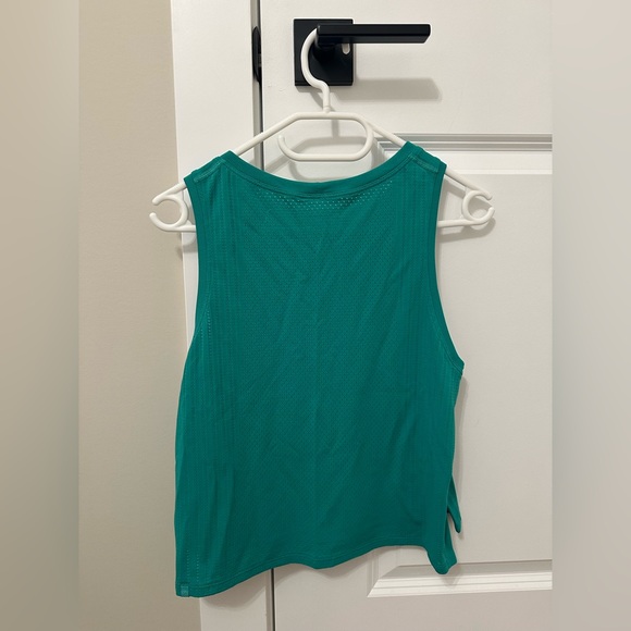 Lululemon Cropped Racerback Tank - Picture 3 of 3